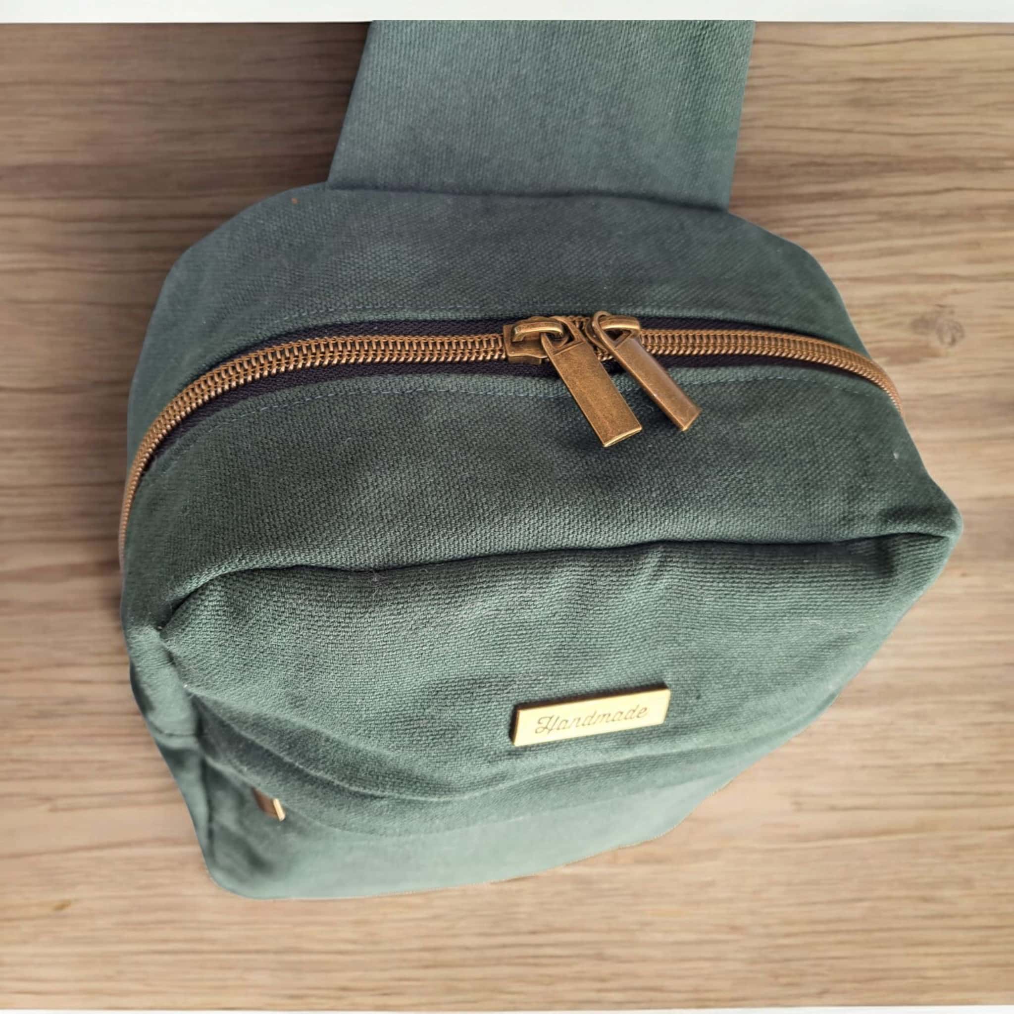 Hunter Green - Sling Bag