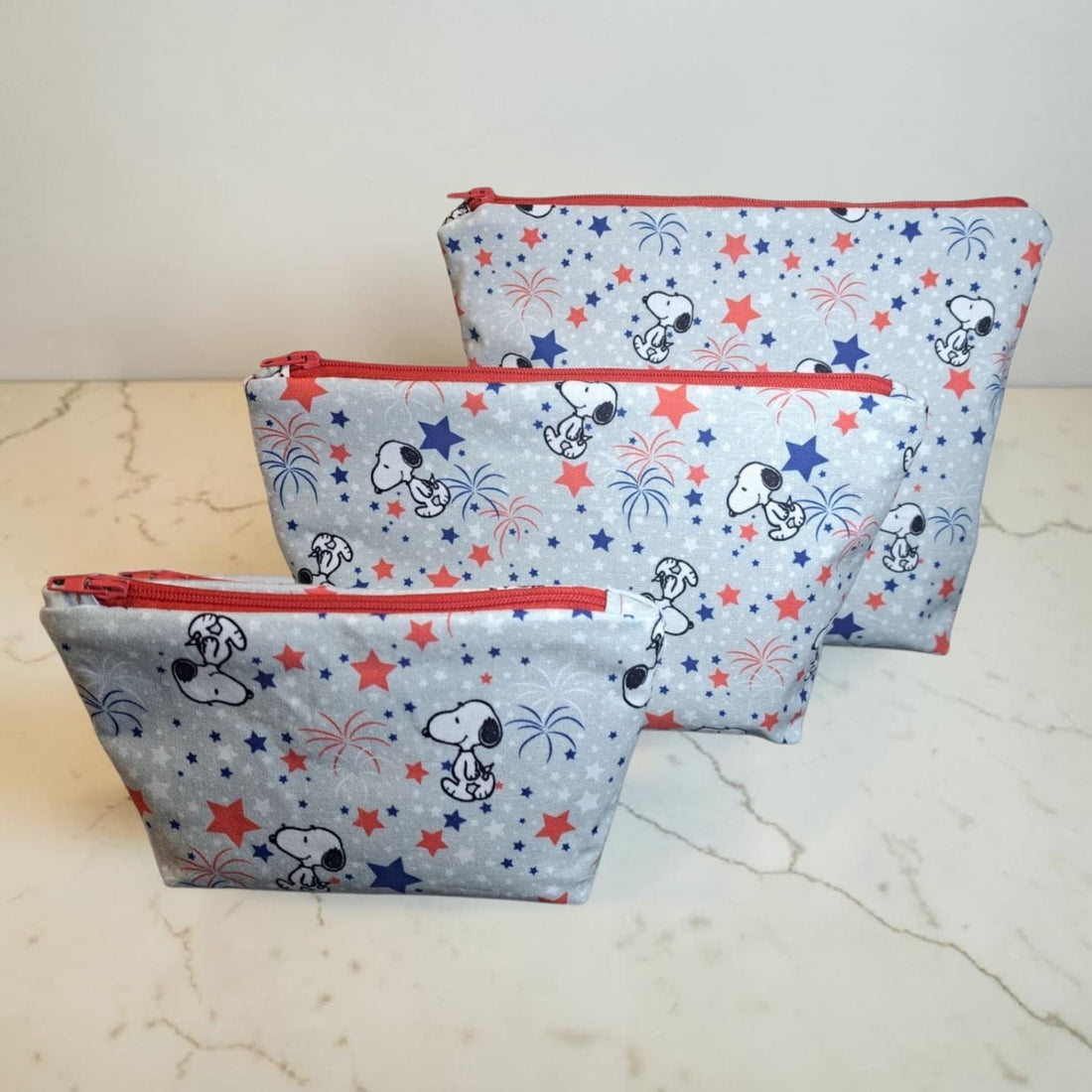 Snoopy &amp; Stars - Makeup Bag/ Cosmetic Pouch (Different Sizes)