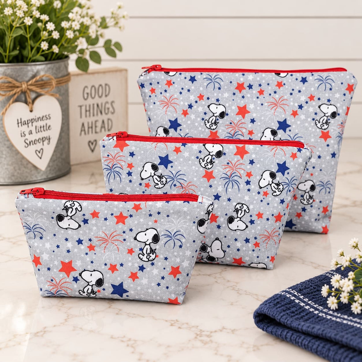 Snoopy &amp; Stars - Makeup Bag/ Cosmetic Pouch (Different Sizes)