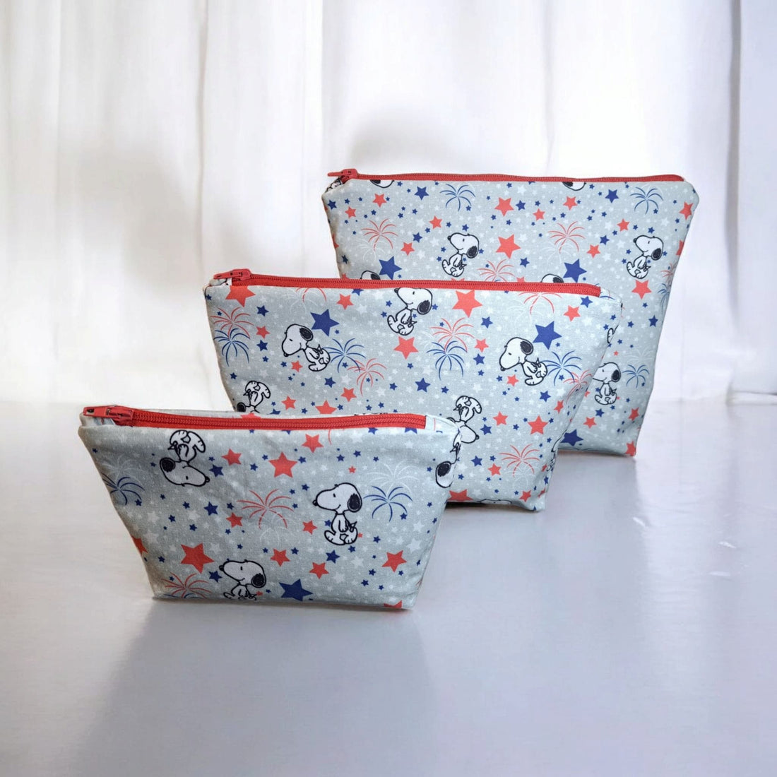 Snoopy &amp; Stars - Makeup Bag/ Cosmetic Pouch (Different Sizes)